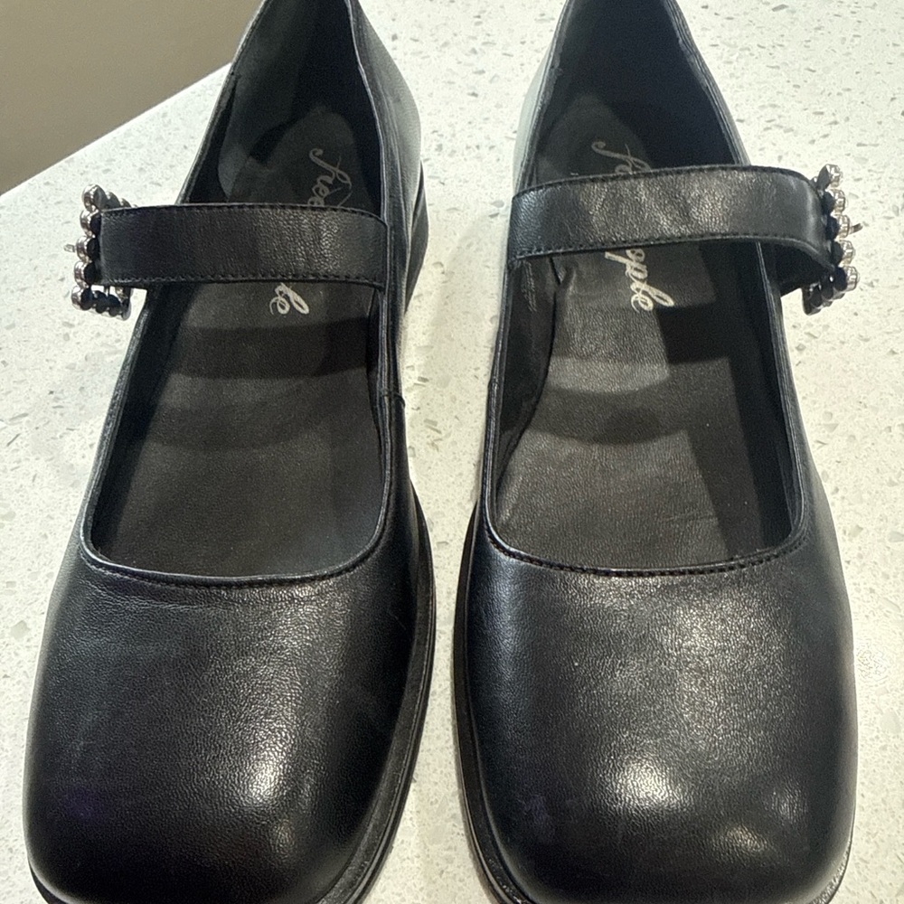Free People Rumor Diamanté Black Mary Jane Flats Rhinestone Buckle Accent 6.5 - Picture 2 of 13